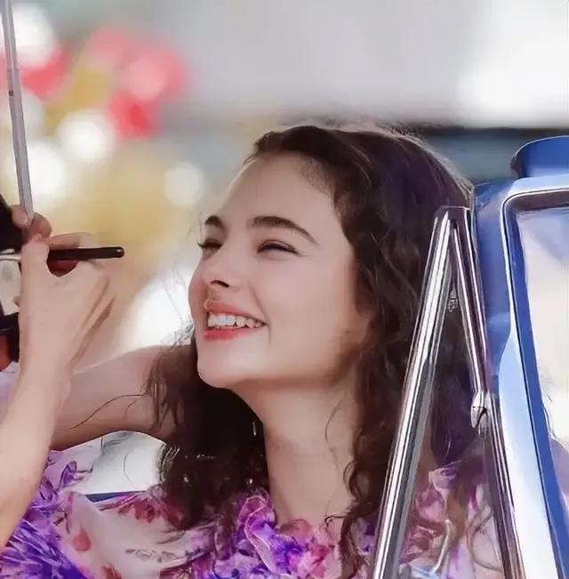 莫妮卡·贝鲁奇|球花莫妮卡贝鲁奇