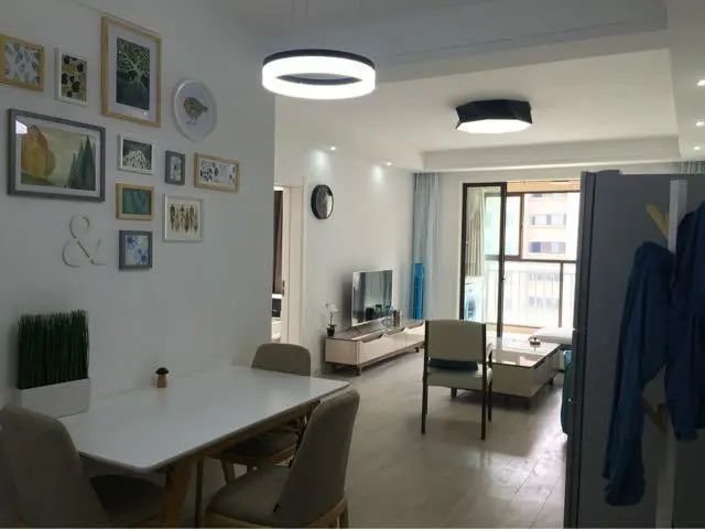 12万1㎡的学区房,用了8万装修,最有创意的就是卧室的柜子了