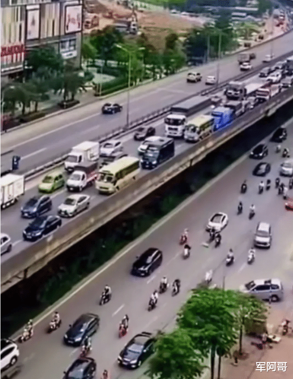 福州|越南发展的确实很快呀!看看第二大城市首都河内的车流!