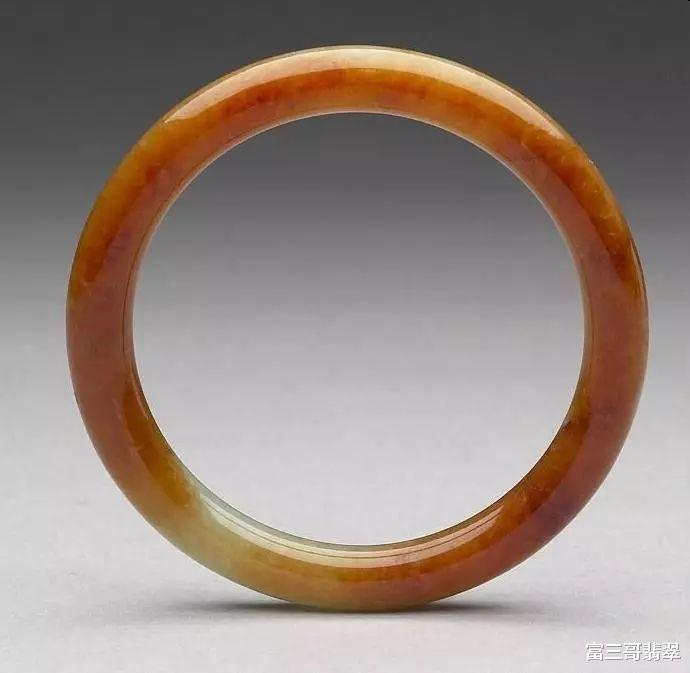 翡翠手镯|玉赏 ▏台北故宫珍藏翡翠手镯,一镯一倾城