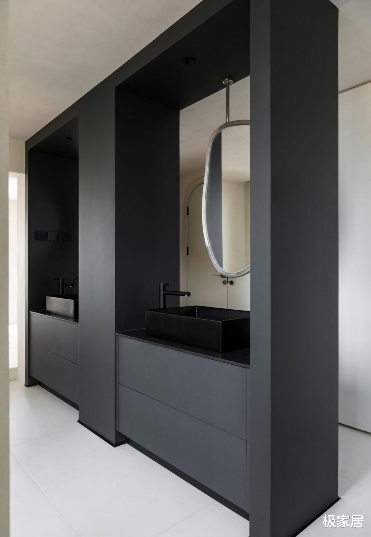 110平两居室，还能拥有25平超大卫生间，充分利用每一寸空间