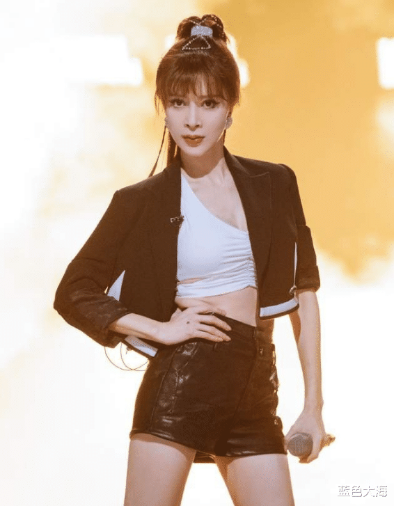 金巧巧|“孔雀公主”金巧巧:嫁入豪门后和丈夫人前恩爱,人后各玩各的