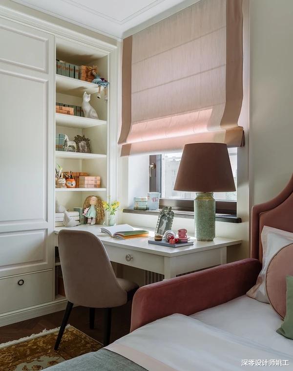 128㎡时尚多彩三居室,客餐厨一体化,卫生间二分离,氛围温暖