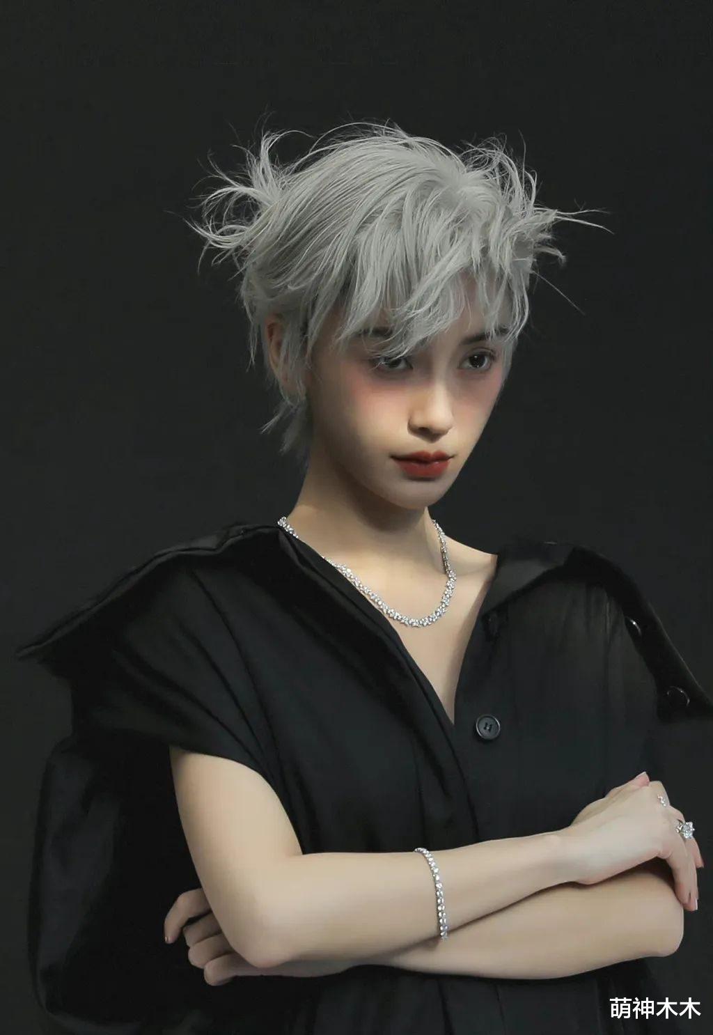 Angelababy|baby银发造型又翻车,撞脸郭采洁陈法蓉,生图浮肿过度依赖修图