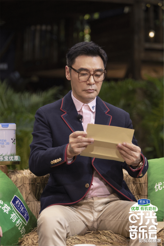 演唱会|太感动!《时光音乐会》众位歌手挑战老年妆,穿梭时空互送真情寄语