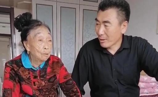 李玉成|李玉成与“新欢”认识数月，对方送他50W豪车，乐得直播跳迪斯科