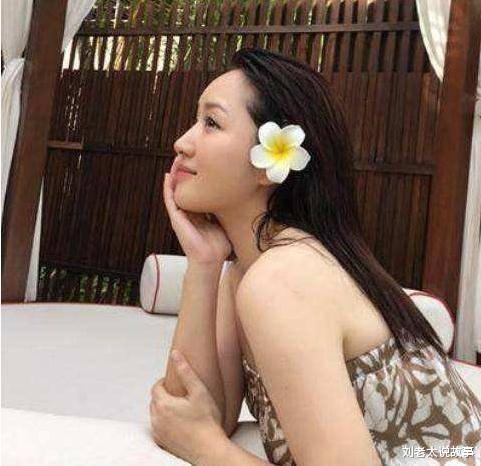 杨钰莹|当49岁杨钰莹遇上49岁俞飞鸿，才知道真美和装美的差距有多大