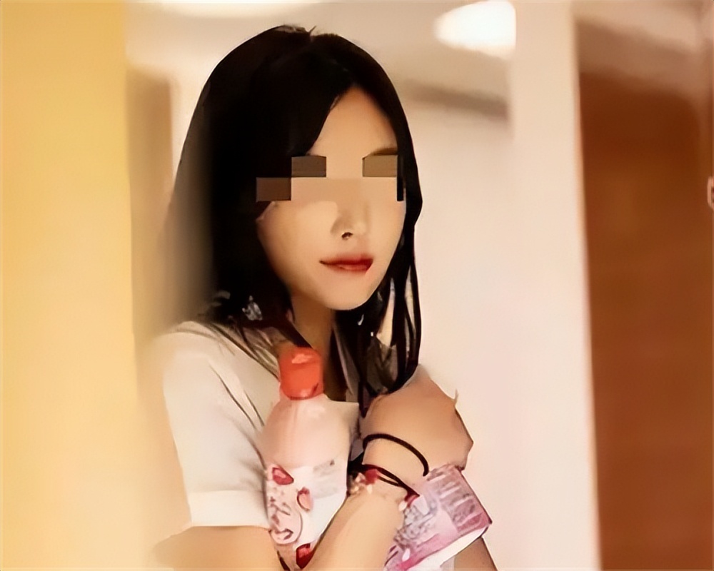 回顾 妻子酒店捉奸丈夫,发现厕所45岁大妈,妻子笑道:换口味了
