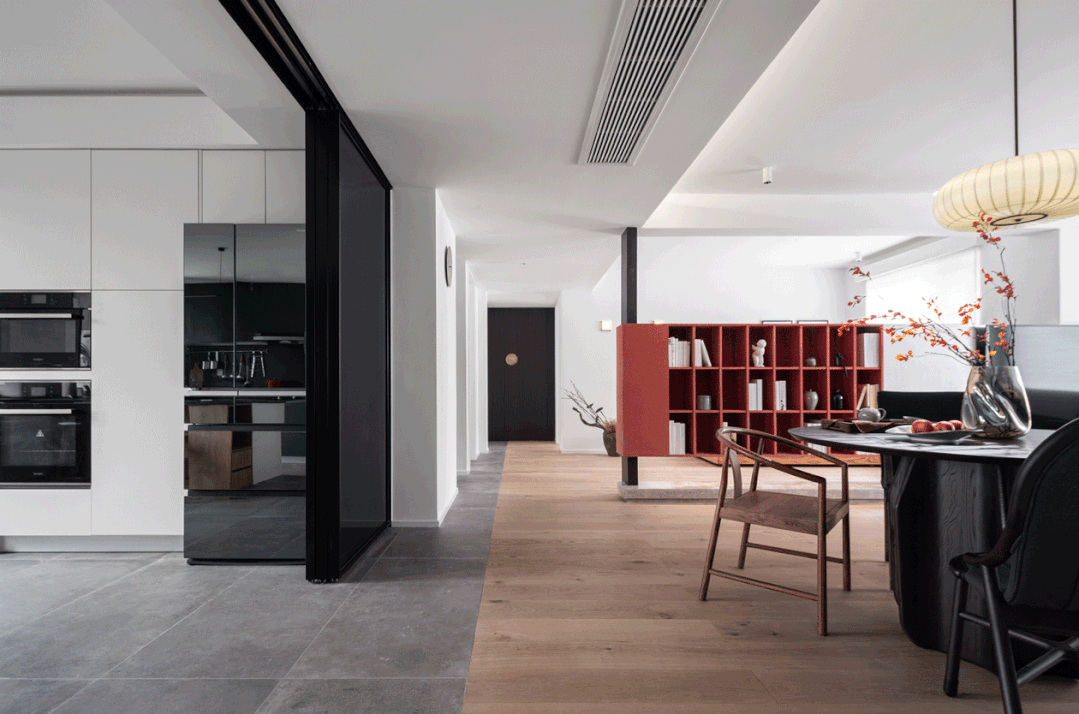 打掉墙体、引光入室:这个130m2混搭小两房,越看越高级!