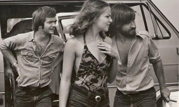 德州电锯杀人狂|40多年前的恐怖禁片，血腥残忍，现在比不了