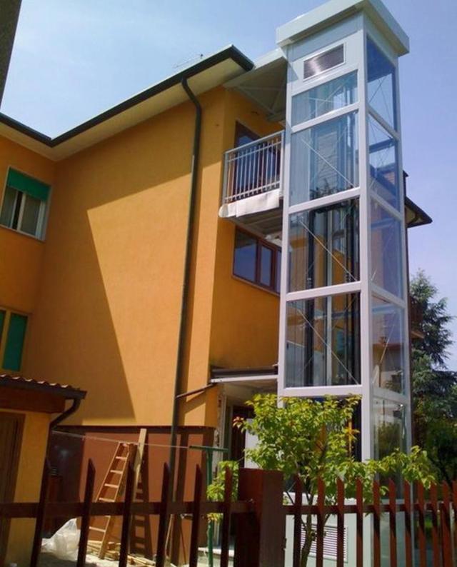 学学国外,自建房直接请人在院子搭建个室外电梯,上下不超过5秒