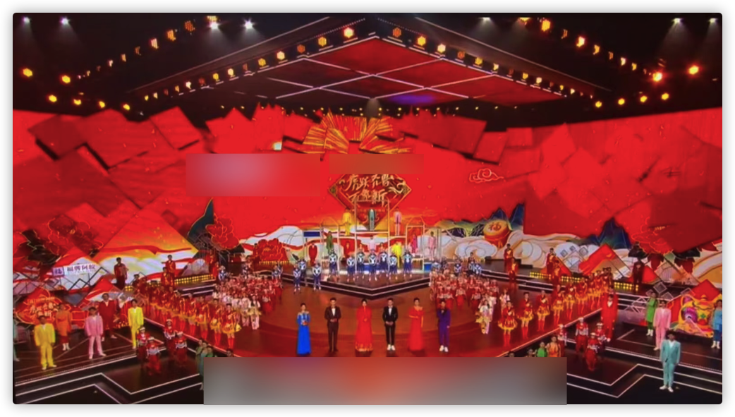 周涛|53岁周涛再主持山东春晚，坐c位气质佳，和90后女主持同框似同龄