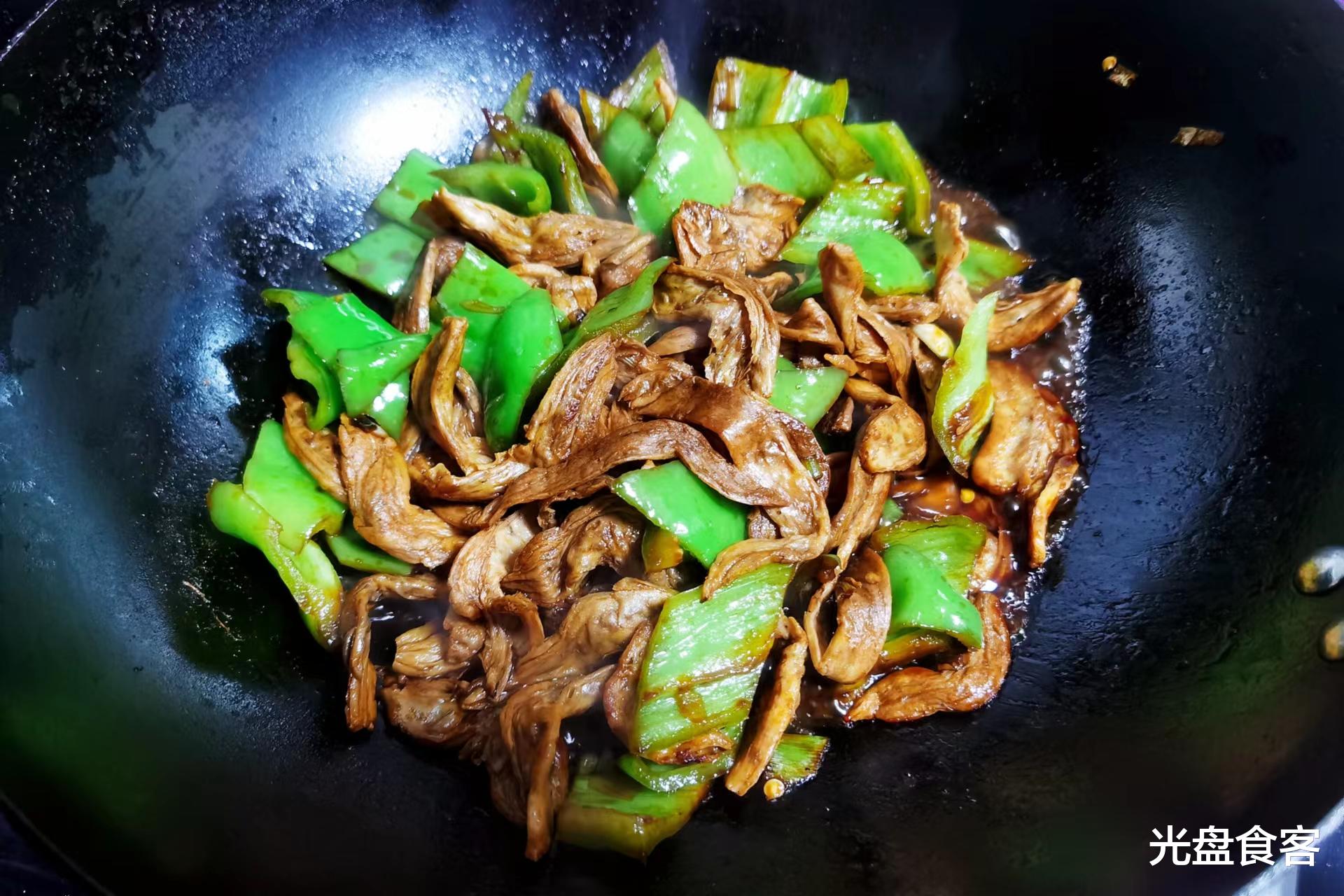 天冷了，遇到此菜别手软，一次多买点囤起来，随吃随取特方便