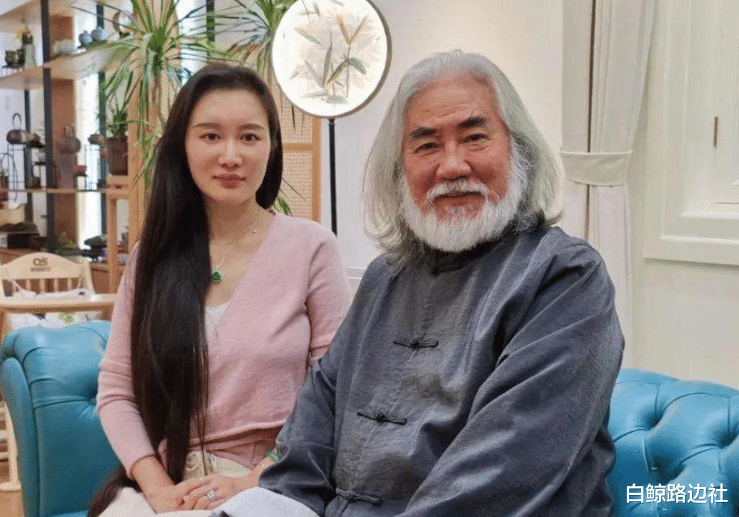 张纪中|70岁张纪中秀恩爱!和小31岁妻子在厨房跳舞,遭嘲后怒怼口下留德