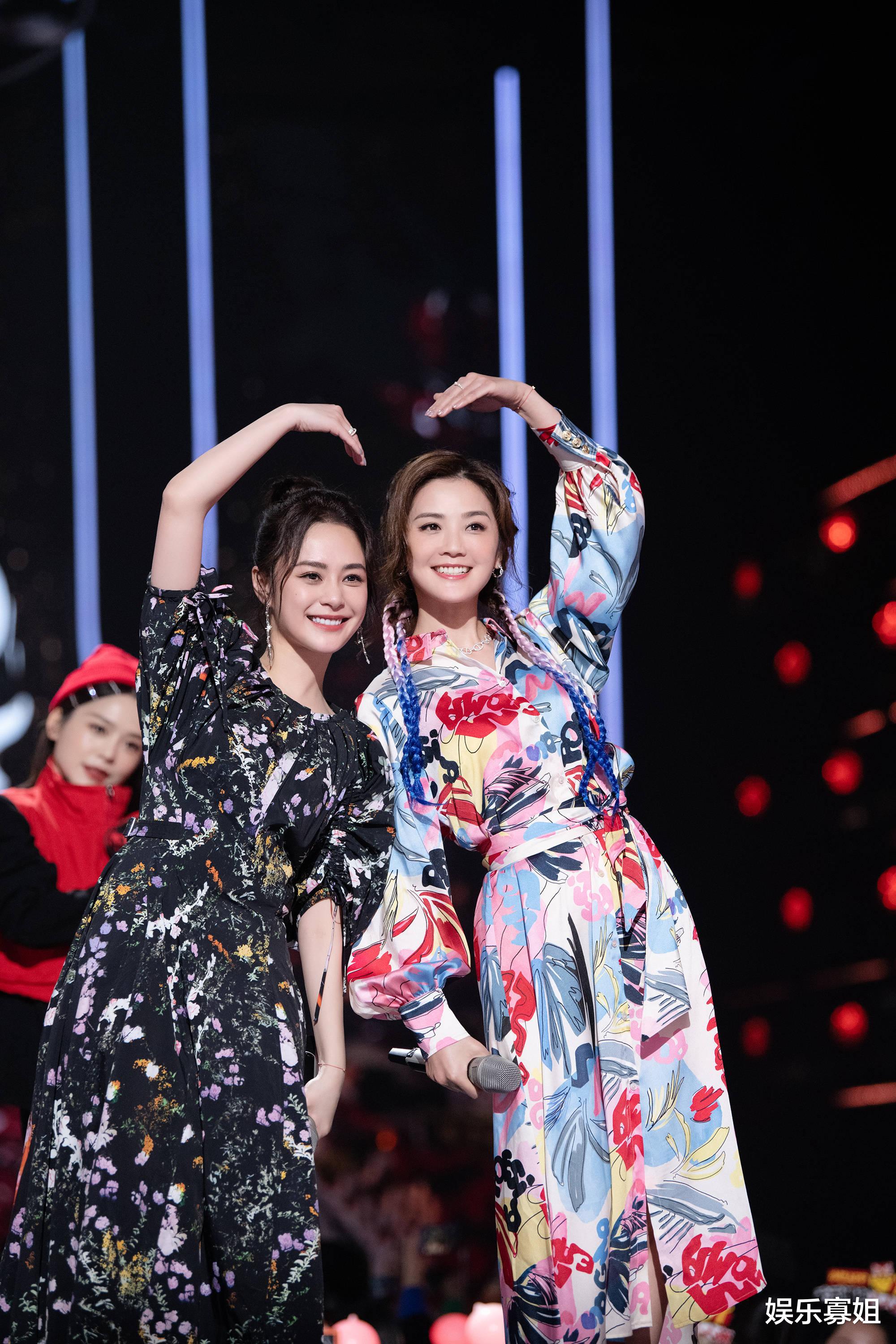 官宣|《乘风破浪》官宣阵容,阿Sa阿娇互发官宣海报,两姐妹给对方报名