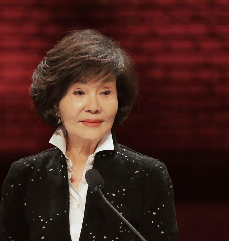 红烧猪蹄 见证一个女人变老，除了越来越深的法令纹，还有越来越短的头发