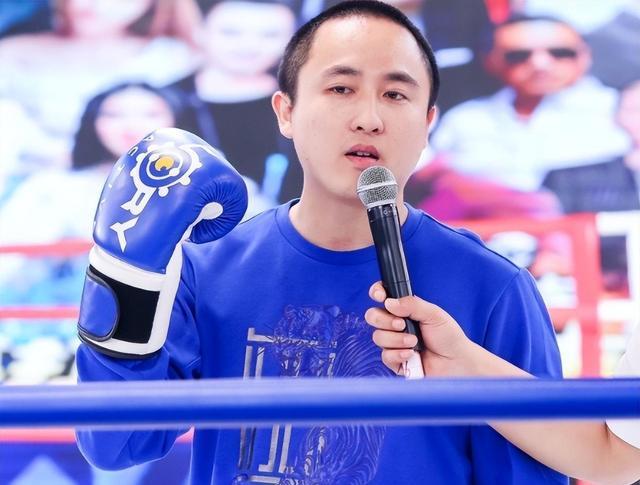 辛巴公司向四川捐款500万,又遭网友质疑:作秀!散打哥留言支持