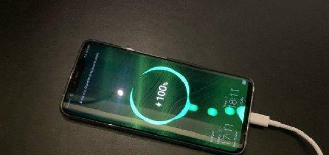 锂电池|手机电量剩一半就充好，还是快没电了再充电好？原理是什么？