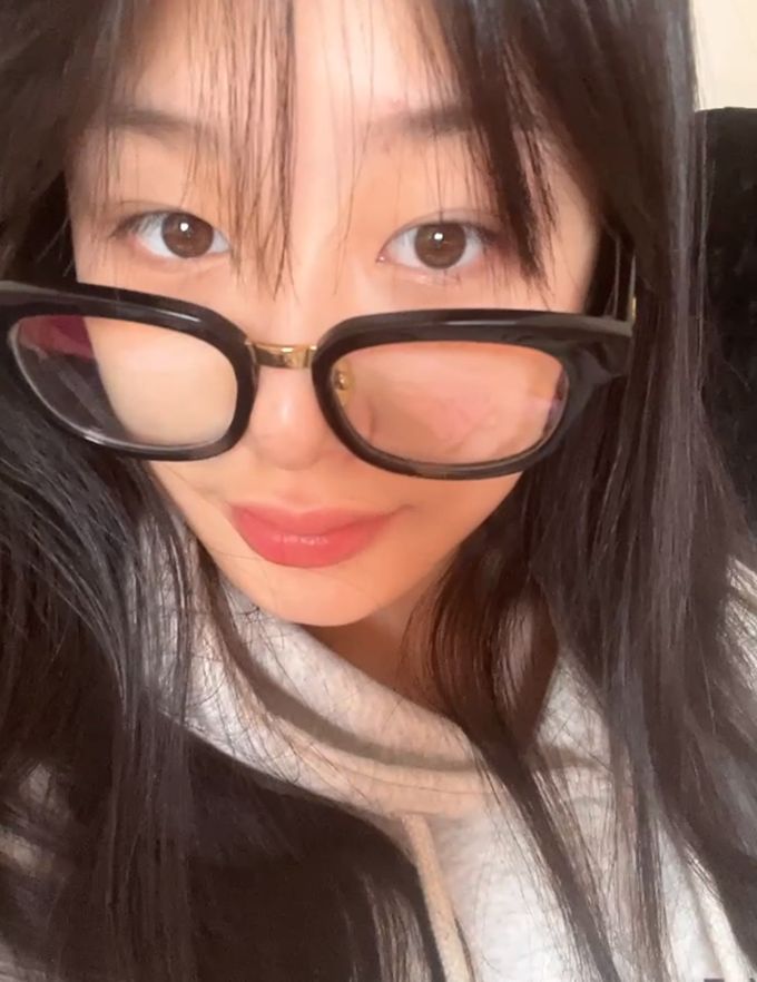 小姐姐|吴启华13岁女儿照片曝光,颜值很高,由姥姥带大拒绝随父定居深圳