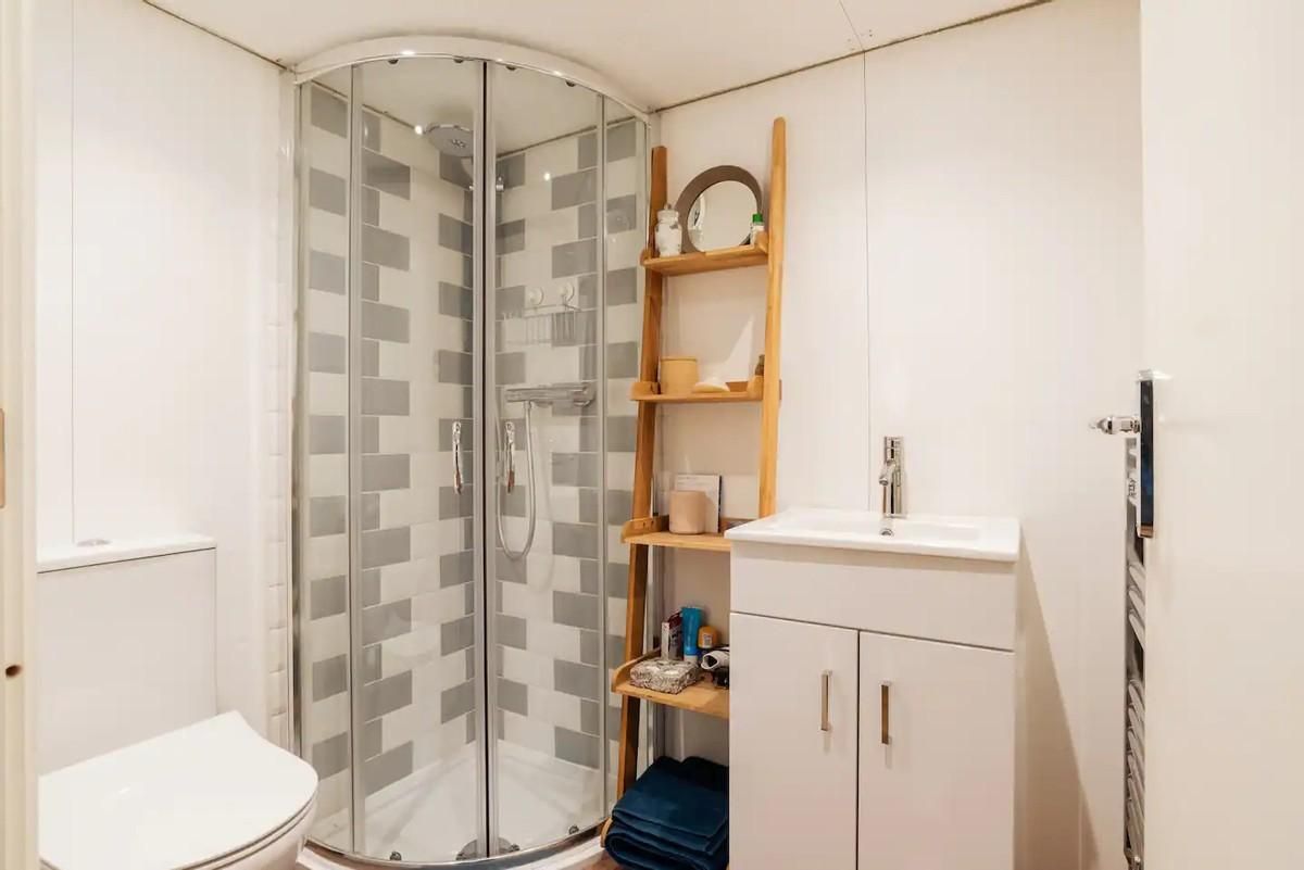 远嫁伦敦蜗居45㎡小房,老公花6万请亲戚装修的老房,幸福啊