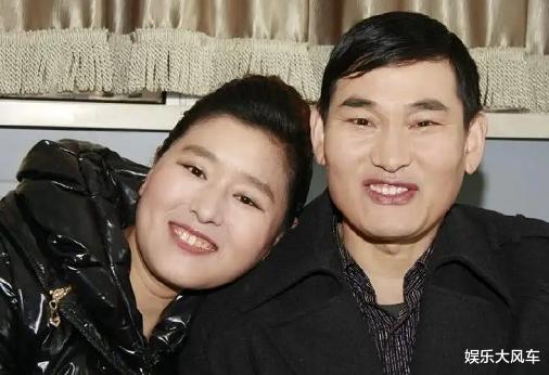 发型 朱小伟再订婚重新开始,陈亚男换波浪发型引注意,网友:大饼脸