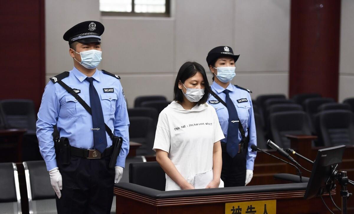 劳荣枝让后辈考985，建议学2个专业，她本身就是教育失败的恶果