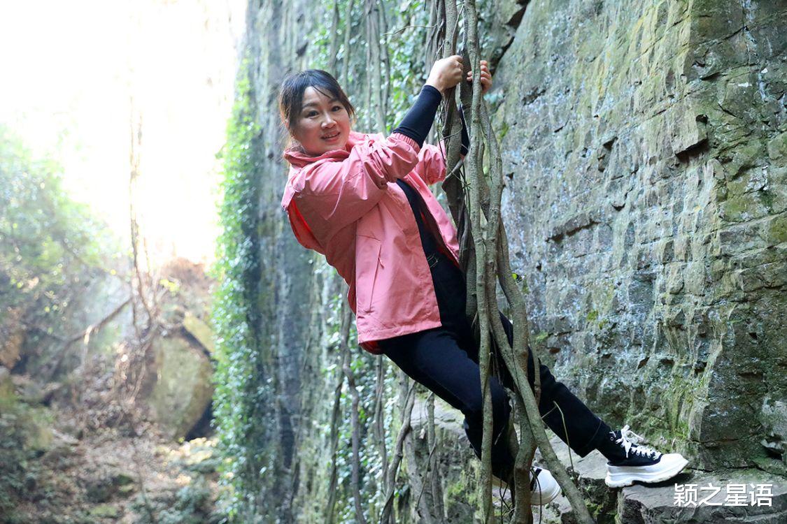 原始密林景观,网友说比一线天更壮观,村民带路一探究竟