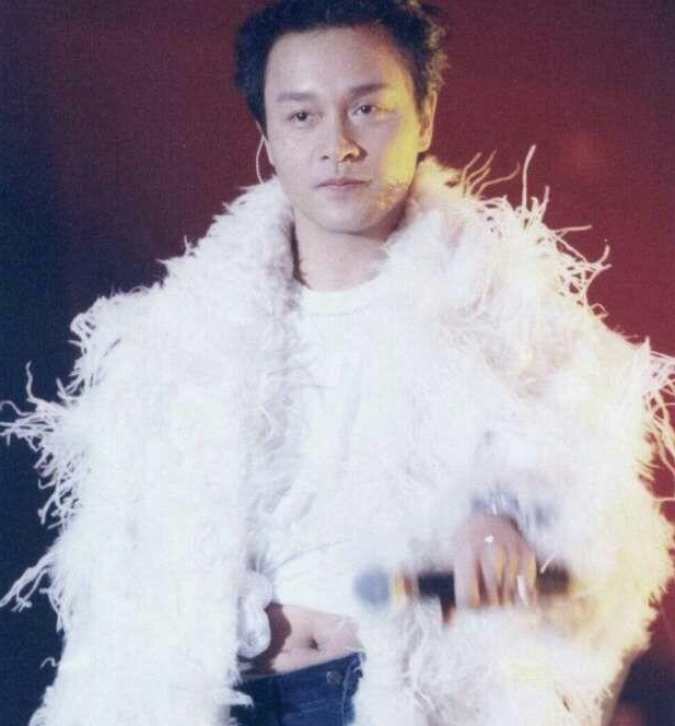 张元英|张国荣才46岁，正处在人生的巅峰时刻，为何从24楼一跃而下？