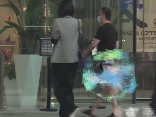 邓伦|柔情歌手杨坤:写情歌纪念病逝前女友,深情讲述恋爱过往满是感动