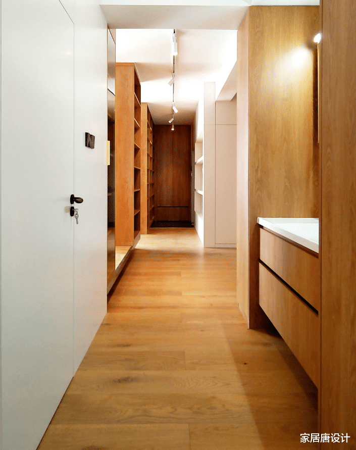 漫画爱好者的家，满足收纳需求，同时兼顾工作和生活