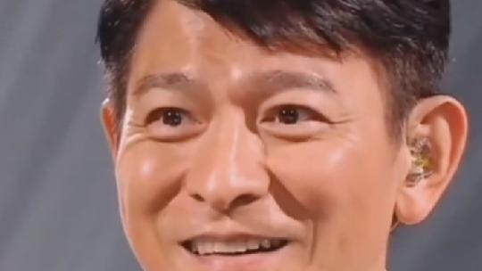 刘德华|刘德华两次直播超4.5亿人观看，均关闭直播打赏，他少赚多少钱？