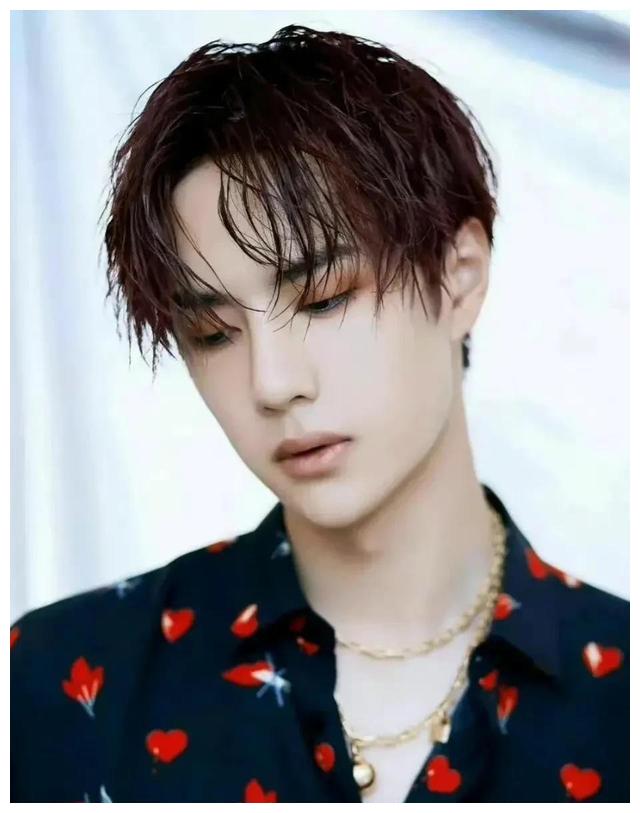 成毅|男明星湿发造型有多绝?成毅杨洋视觉盛宴,看到肖战王一博太惊艳