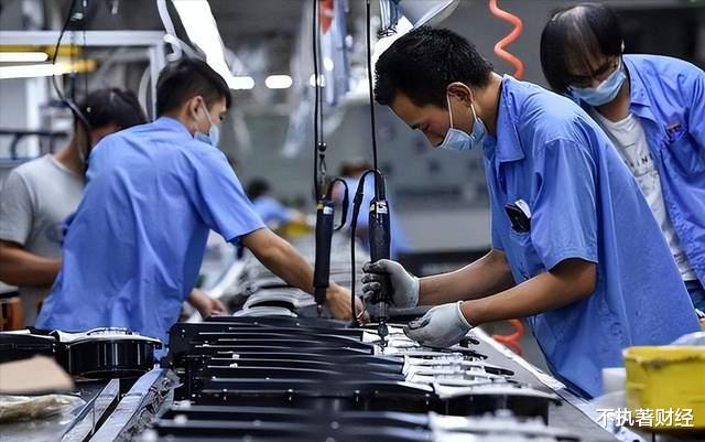 招聘|外资工厂工人“争着进”，国内工厂却无人问津？过来人道出原因