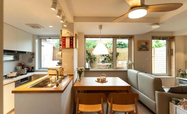 上海夫妻的85㎡小家，装修不豪华，但充满了居住智慧，值得学习！