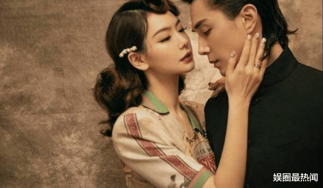 戚薇|李承铉陪戚薇医院检查，女方小腹隆起疑二胎，十指紧扣好幸福