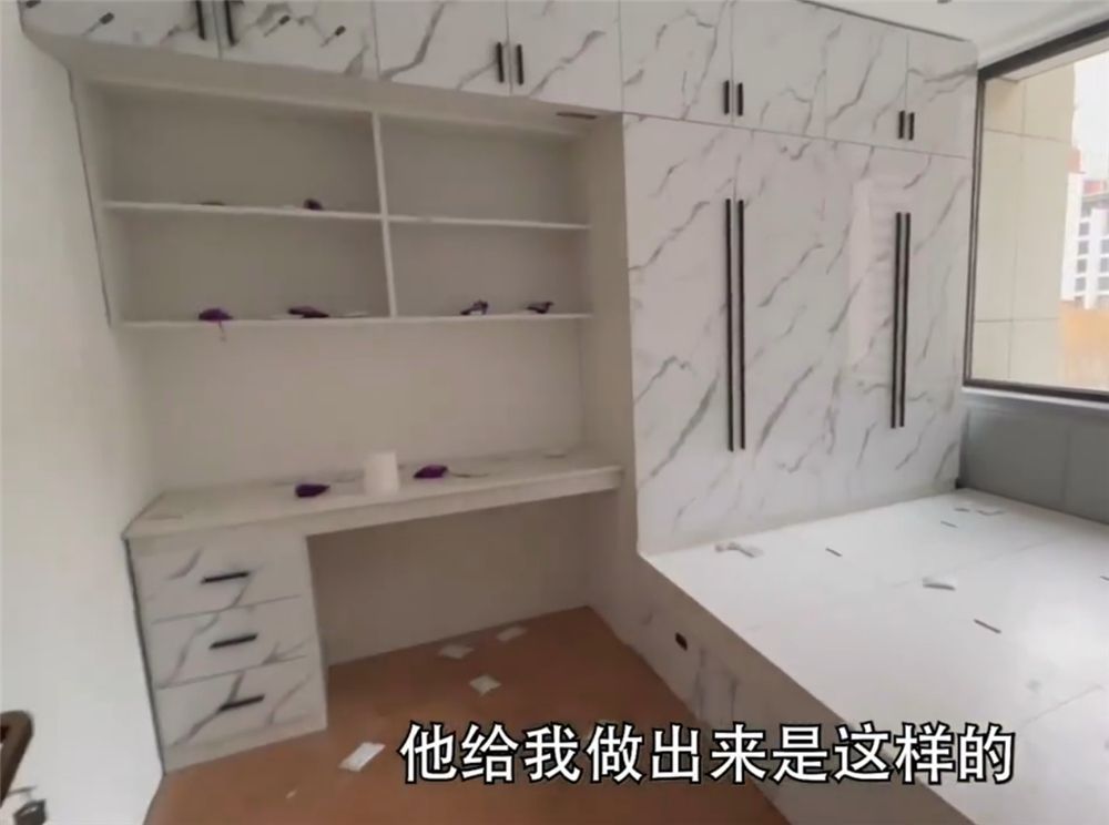 她家全屋定制装修翻车,不盯工被坑个“底朝天”,网友:心疼三秒