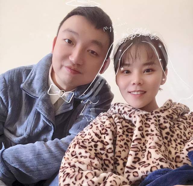 电影票|温馨日常!熊磊晒与家人一起贴春联画面,被质问为何不守孝三年