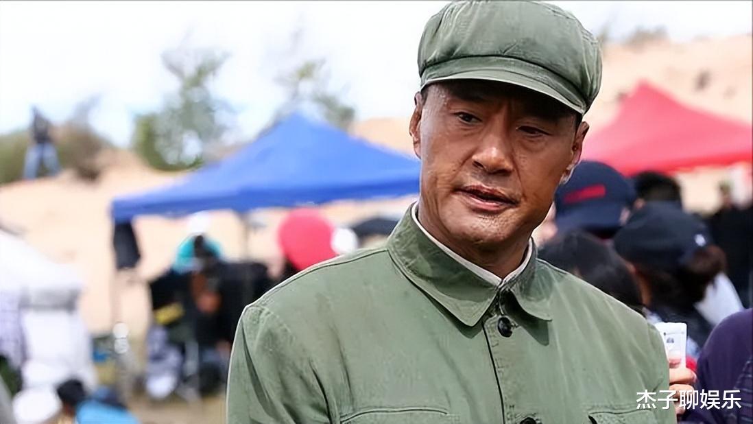 于荣光|都2023年了,于荣光还在“啃老本”,64岁以这样的方式败光路人缘