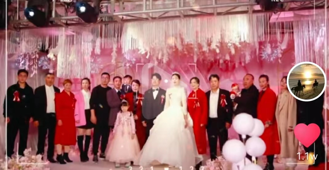 张扬|继女儿田静被误解后，田静父亲晒全家福合照，直言家和万事兴