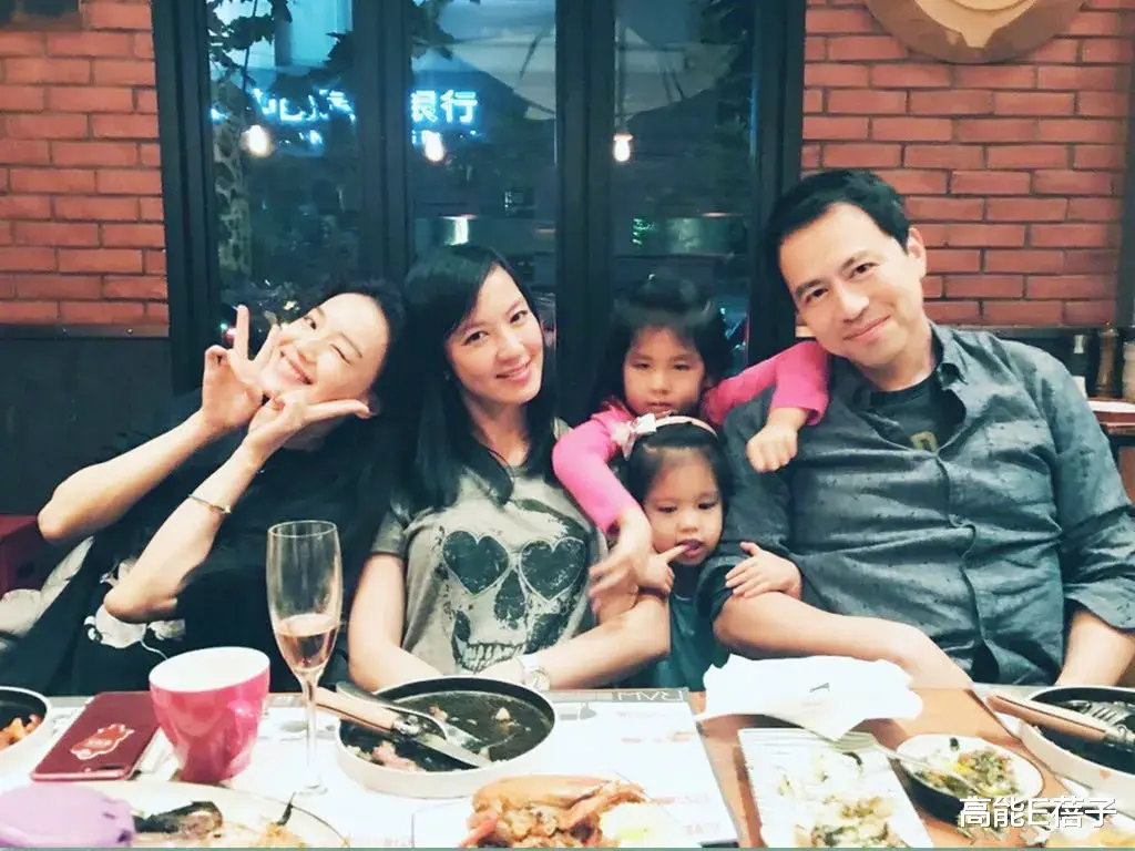 姐姐|华灯初上，台湾姐姐们如何乘风破浪？