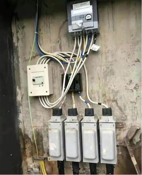 吴绮莉自曝凄惨近况,卖保险做装修有钱就干,评论区都在指责成龙