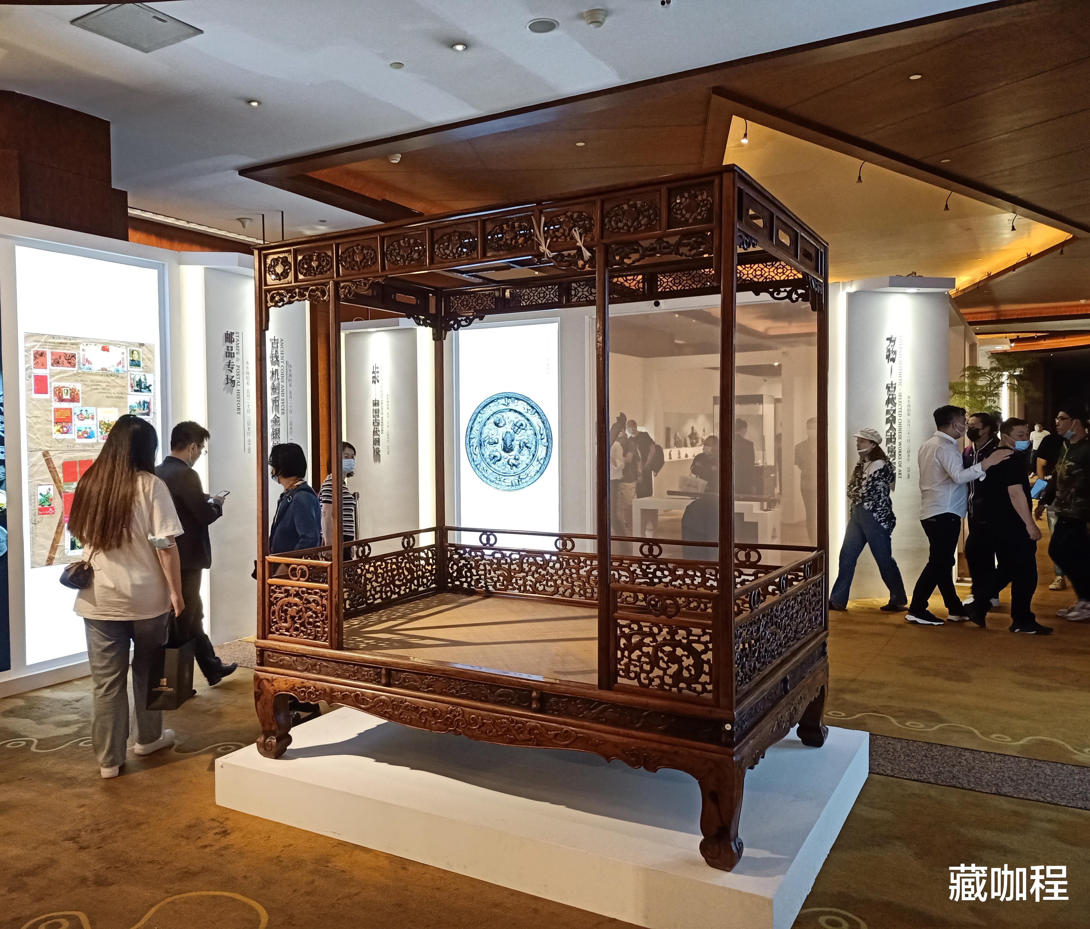 大象|三弯腿由象鼻演化，黄花梨六柱架子床便是一例