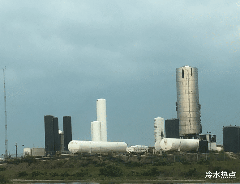 波音星际客船迎首飞,因技术原因多次推迟,为什么马斯克率先成功