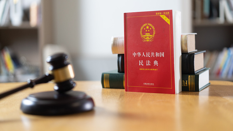 你说啥？许大妈指挥网暴董作家？