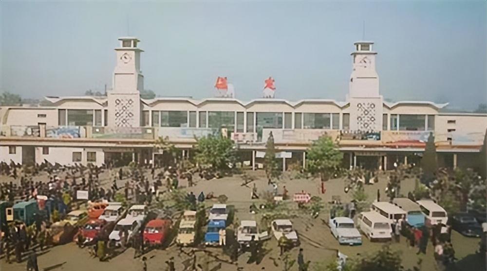 惊骇:1993年,农妇在自家麦田惊现一头“死猪”,牵出24具年轻女性尸体
