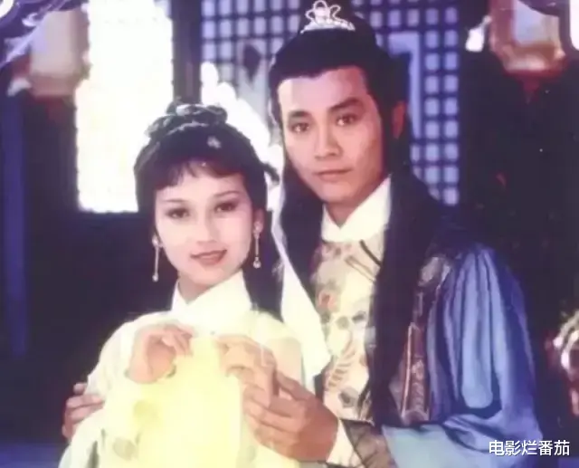 发际线|“秃顶”危机的10大男神，有人29岁发际线堪忧，有人常年戴假发套