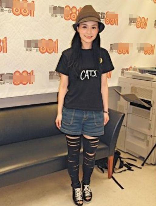 宁静|女星早年红毯喜好:章子怡穿各种肚兜,宁静多次穿透视装