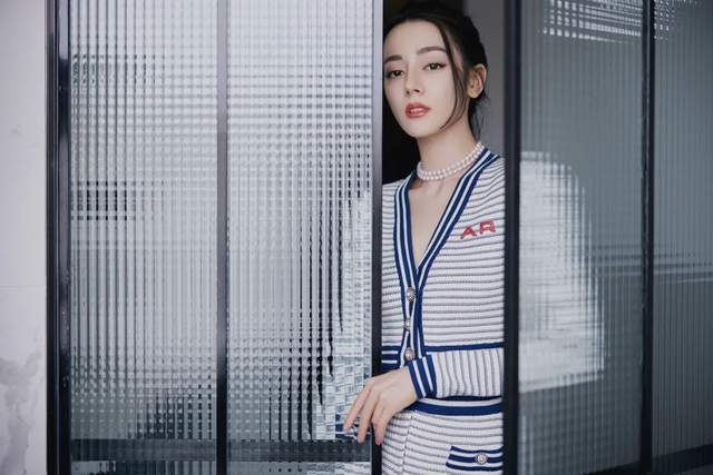 吉他|左手鲜花，右手1664，与迪丽热巴一起收获夏日浪漫