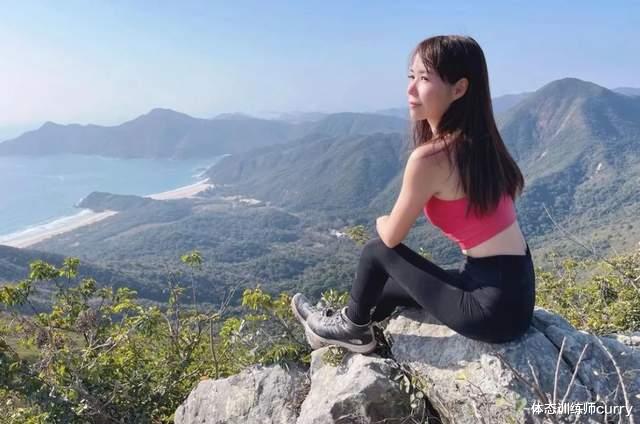 教练|44岁富婆与教练“玩托举”,这画面是不付费就能看的?