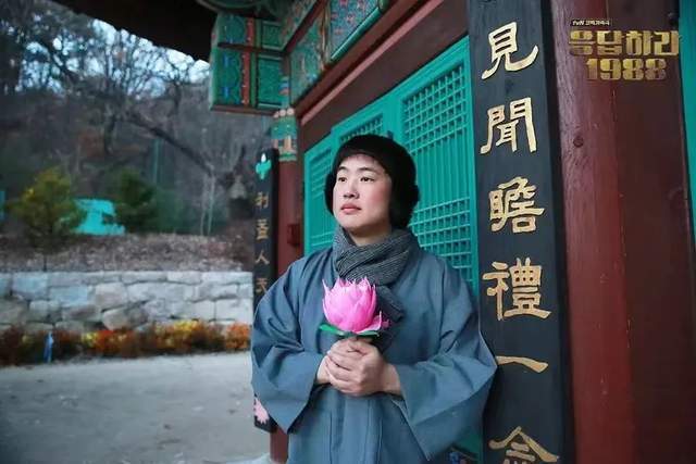 寺庙|离开寺庙的女硕士：佛灯下“摸鱼”，“下山”后卷自己？